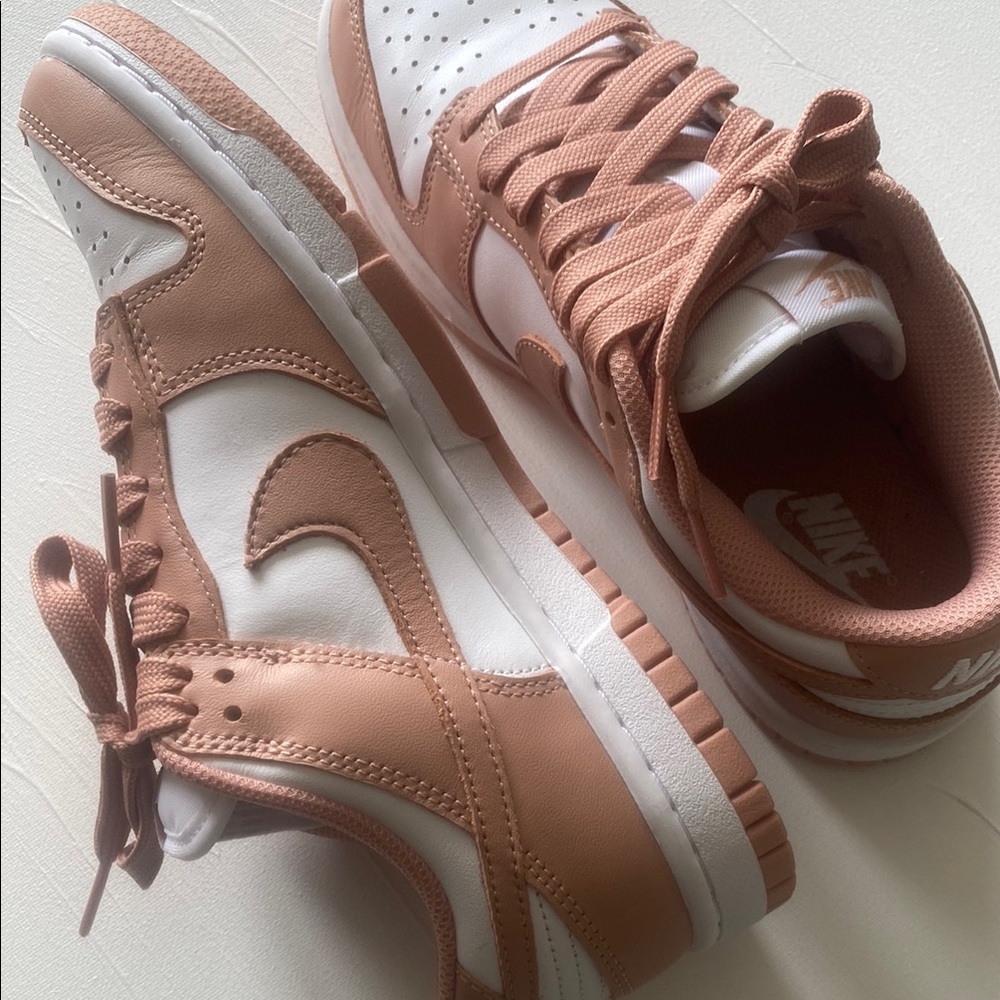 Nike white and beige dunks 
Worn once or twice like brand new 
Size 6